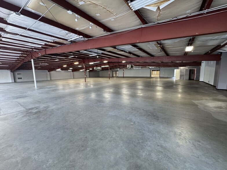 More Photos Of 5744 Market St, Wilmington Freestanding For Lease