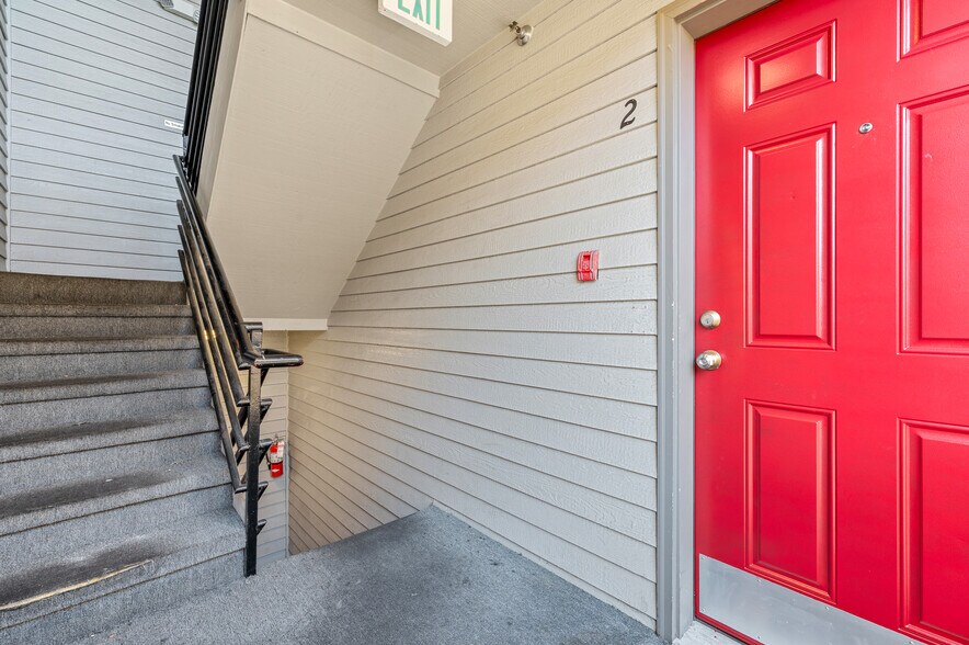 More Photos Of 3315 Claremont Ave S, Seattle Apartments For Sale