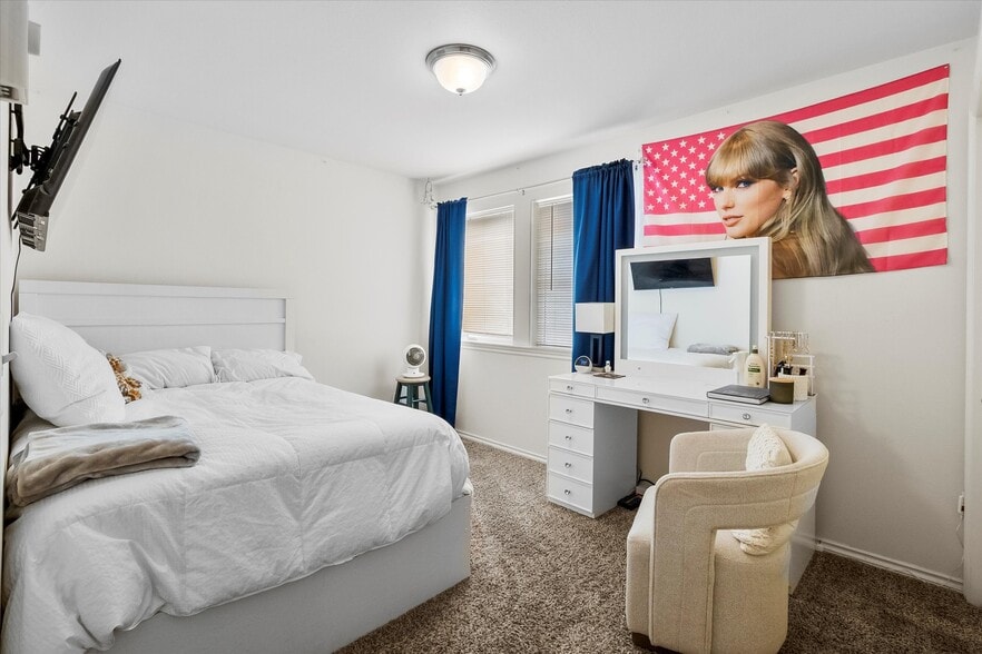 More Photos Of 344 E Bellis Fair Pky, Bellingham Apartments For Sale