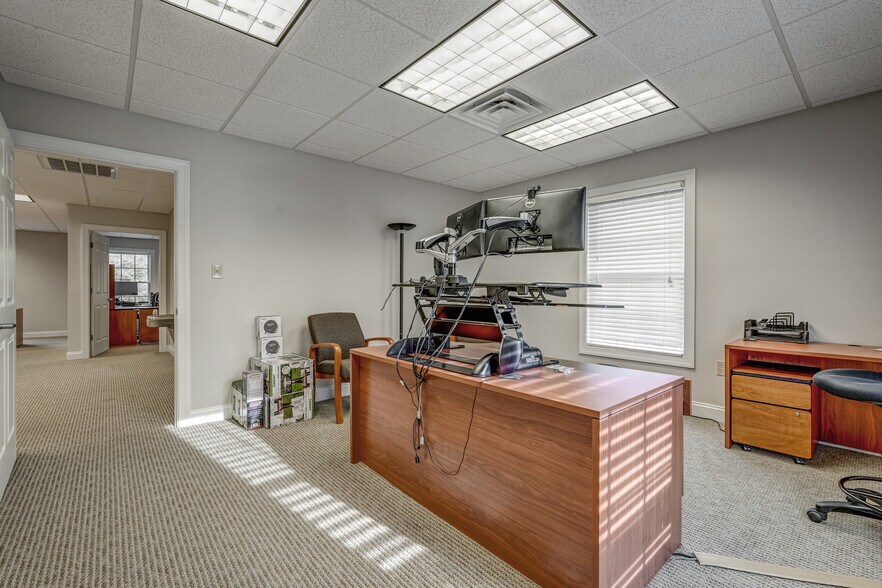 More Photos Of 95 Zion Station Ct, Troy Flex For Sale