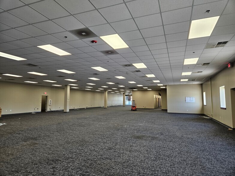 More Photos Of 6200 State St, Saginaw Office For Lease