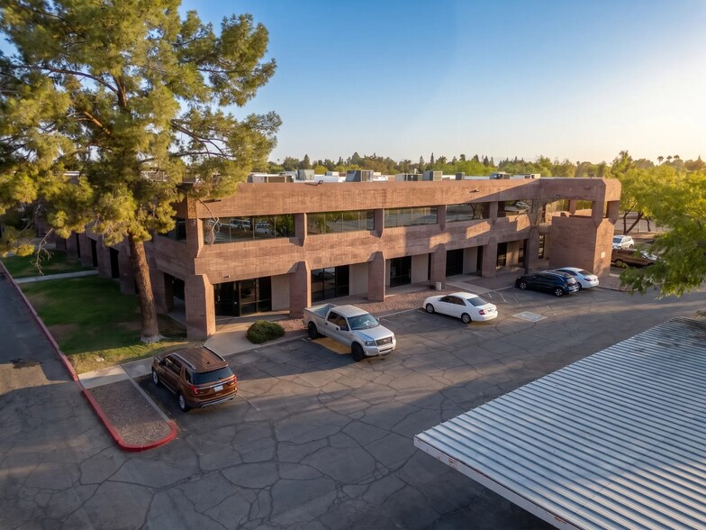 More Photos Of 459 N Gilbert Rd, Gilbert Unknown For Lease