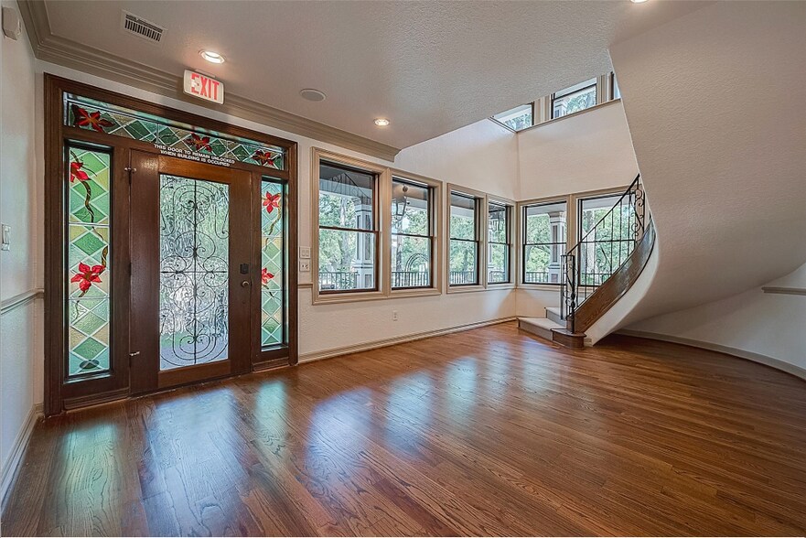 More Photos Of 446 Heights Blvd, Houston Office Residential For Sale