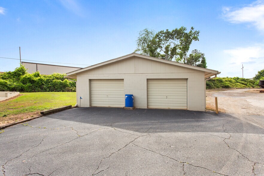 More Photos Of 245 Welpine Rd, Pendleton Warehouse For Lease