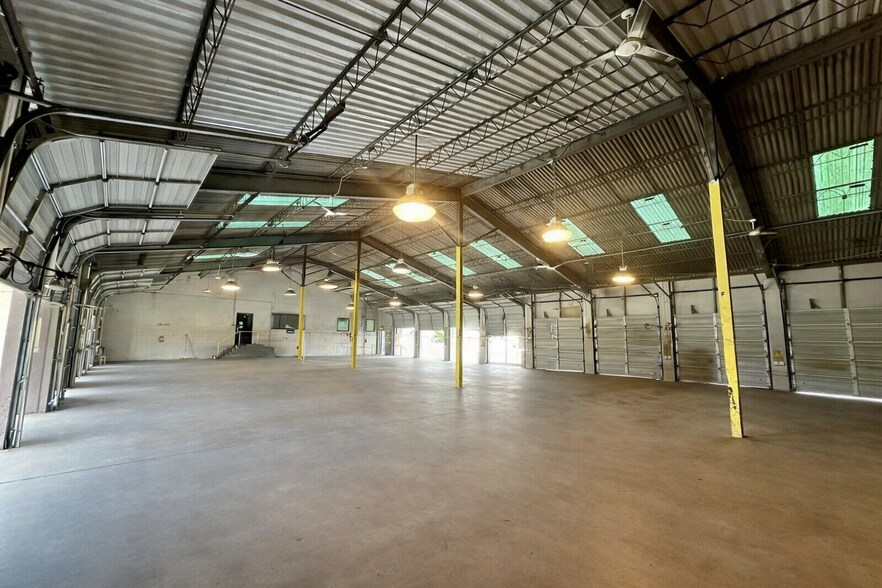 More Photos Of 3333 W Saint Joseph St, Lansing Truck Terminal For Lease