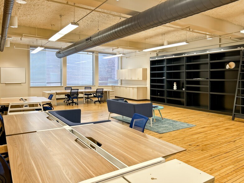More Photos Of 22 E Washington St, Indianapolis Coworking Space