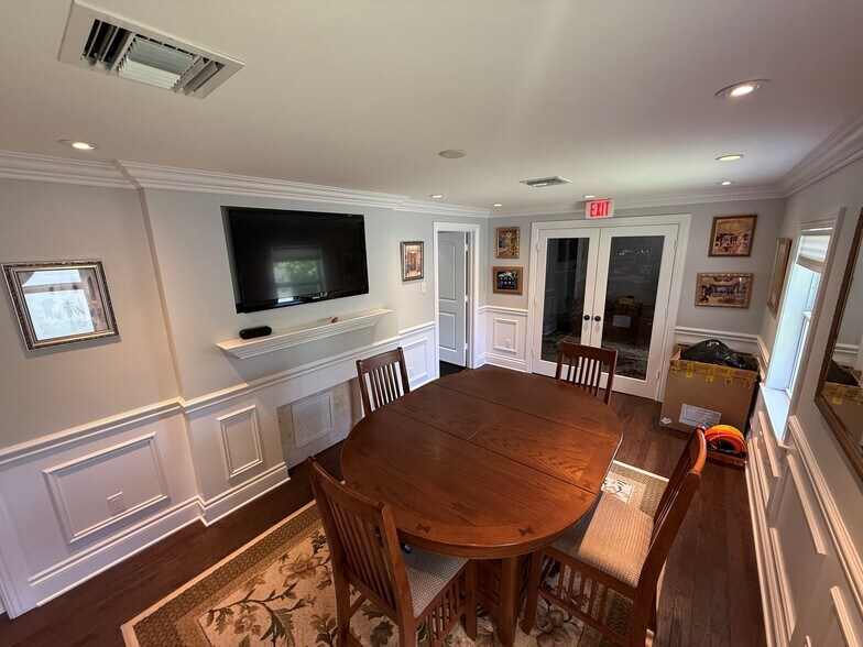 More Photos Of 2718 Conroy Rd, West Palm Beach Office For Sale