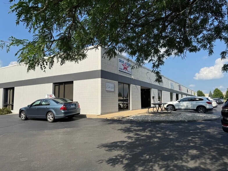More Photos Of 262 N Phelps Ave, Rockford Freestanding For Lease