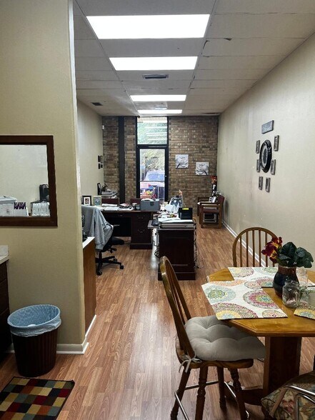More Photos Of 1982 N Railroad Ave, Arcadia Storefront For Sale