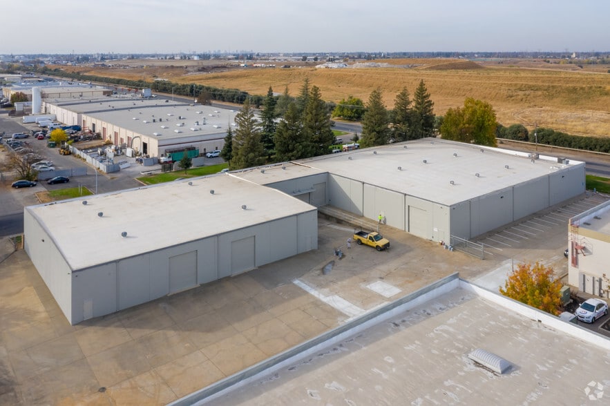 Primary Photo Of 8860 Fruitridge Rd, Sacramento Warehouse For Sale