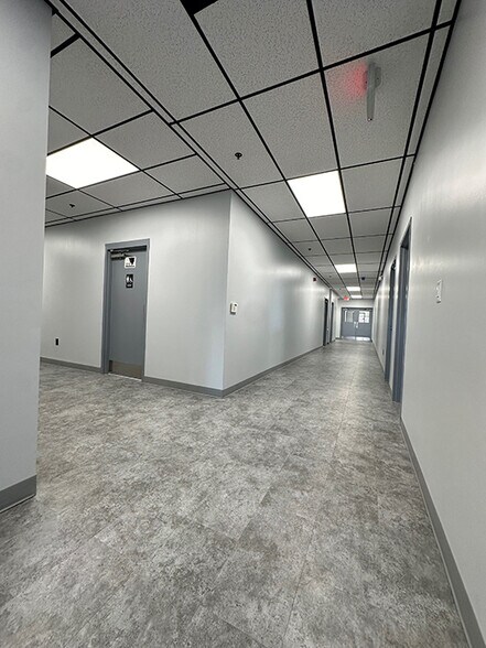 More Photos Of 6601 Midland Industrial Dr, Shelbyville Distribution For Lease