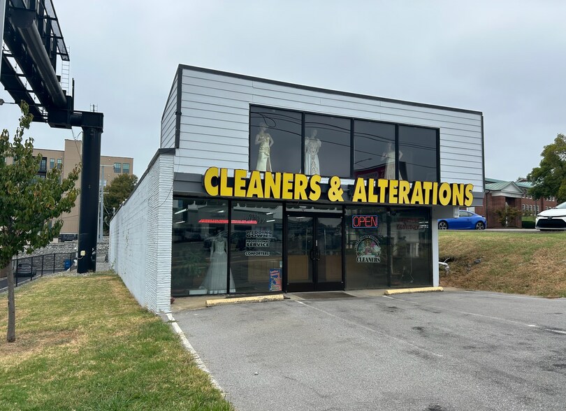 More Photos Of 3707 Hillsboro Pike, Nashville Storefront Retail Office For Sale