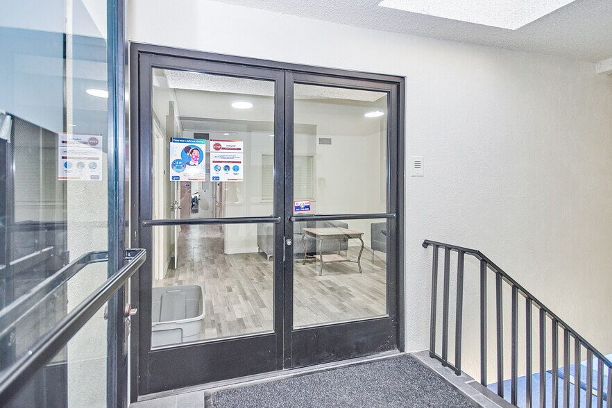 More Photos Of 1532-1538 W Commonwealth Ave, Fullerton Storefront Retail Residential For Lease