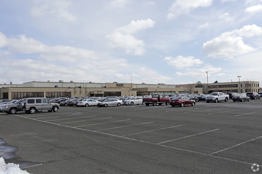 Primary Photo Of 75 Hawk Rd, Warminster Manufacturing For Lease