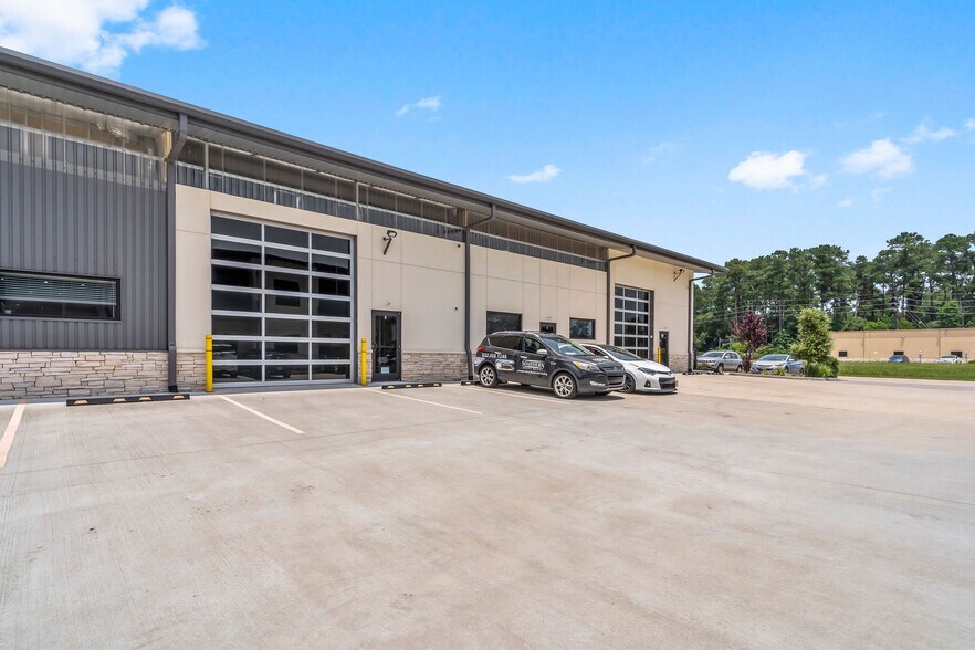 More Photos Of 1330 Rayford Park Rd, Spring Loft Creative Space For Lease