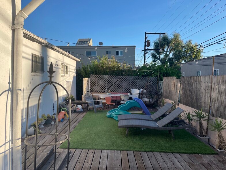 More Photos Of 455 S Oakhurst Dr, Beverly Hills Apartments For Sale