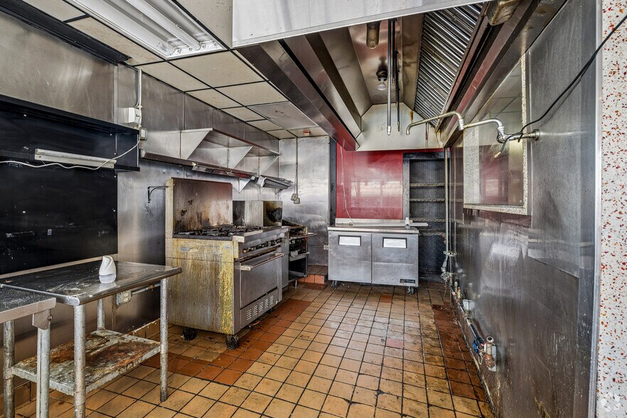 More Photos Of 7260 Manchester Rd, Maplewood Restaurant For Sale
