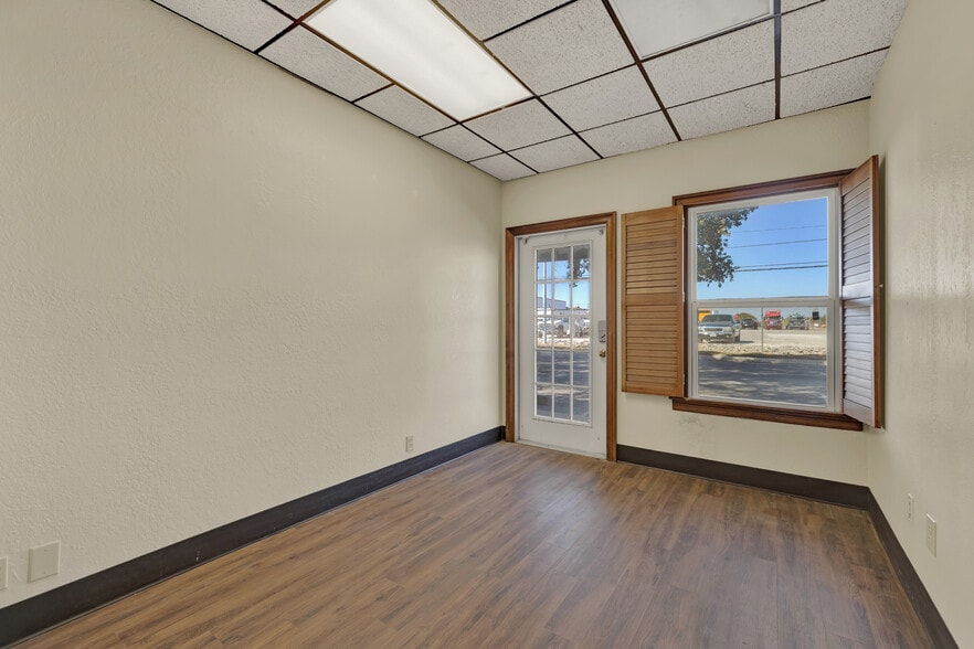 More Photos Of 3 Commercial Pl, Schertz Office For Lease