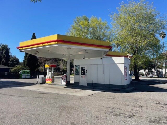 More Photos Of 2194 University Ave, East Palo Alto Service Station For Sale