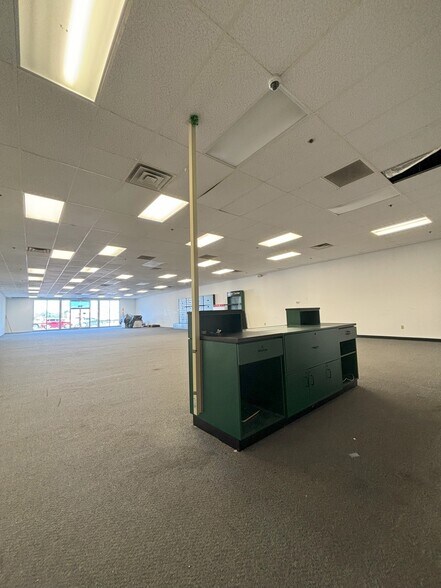 More Photos Of 644 N 12th St, Murray Unknown For Lease