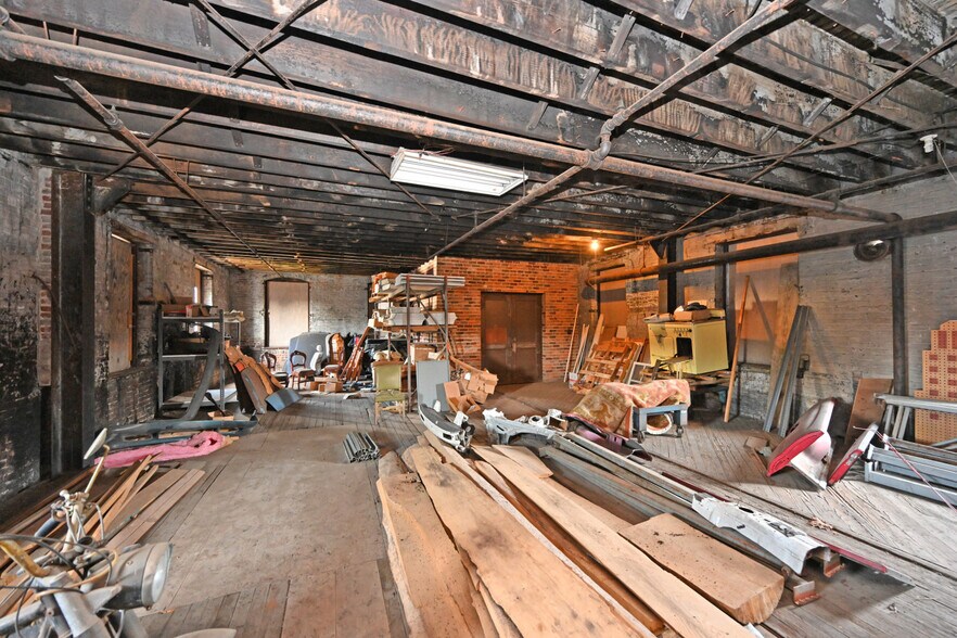 More Photos Of 2025 Dunlap St, Cincinnati Light Manufacturing For Sale