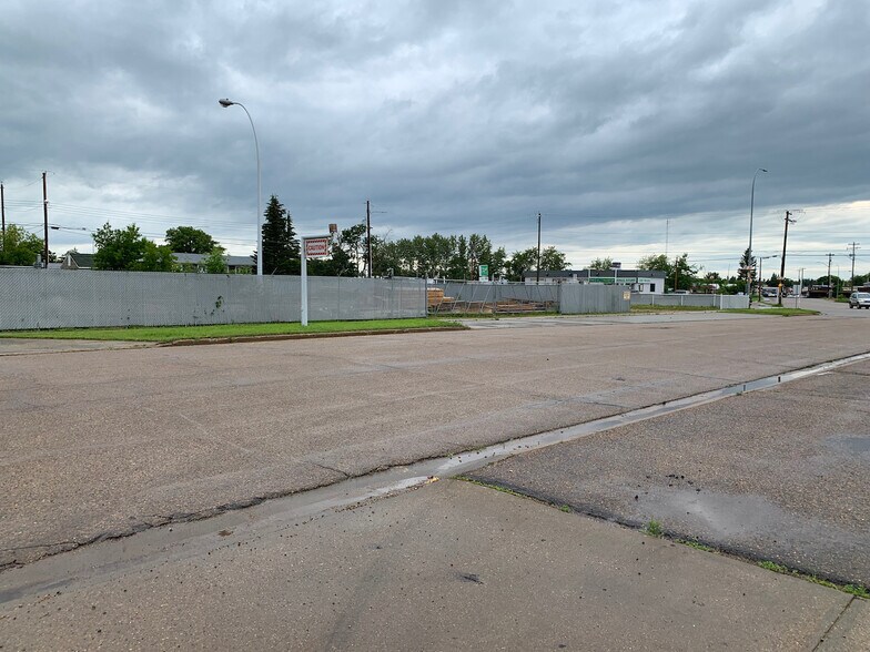 More Photos Of 4713 48th St, Sturgeon County Manufacturing For Sale