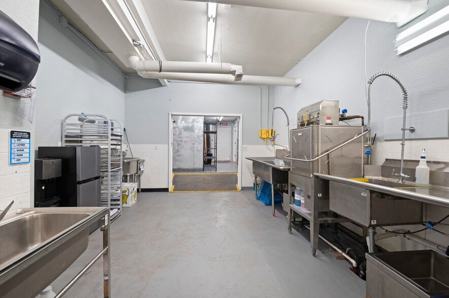 More Photos Of 2810 E Spencer Lake Rd, Shelton General Retail For Sale