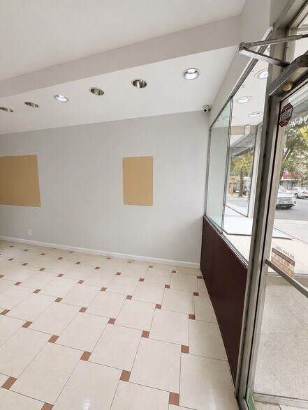 More Photos Of 6610 Fresh Pond Rd, Ridgewood Storefront Retail Residential For Lease