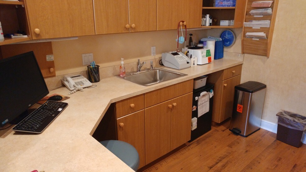 More Photos Of 530 SE 16th Pl, Cape Coral Medical For Lease