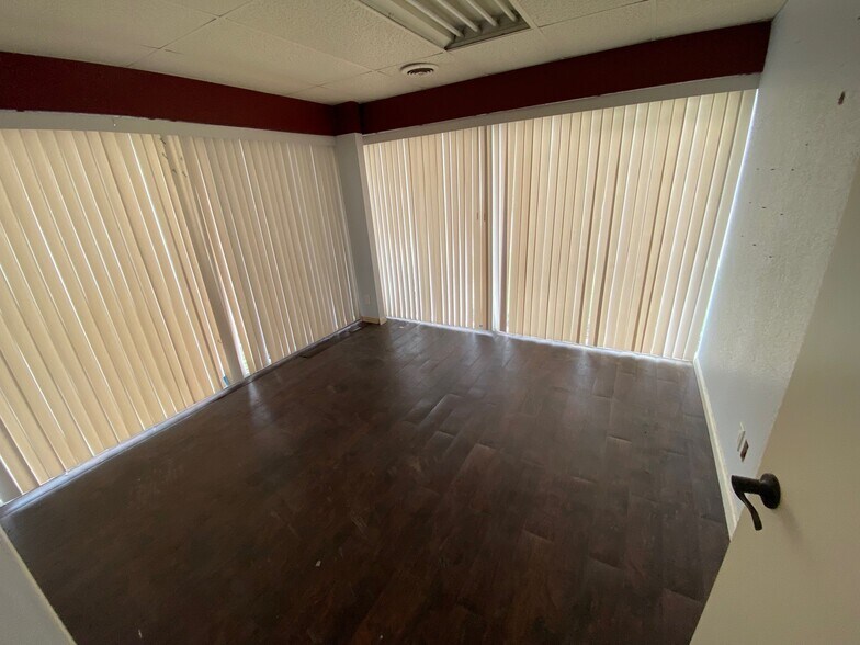 More Photos Of 3312 E 39th St, Tulsa Freestanding For Lease