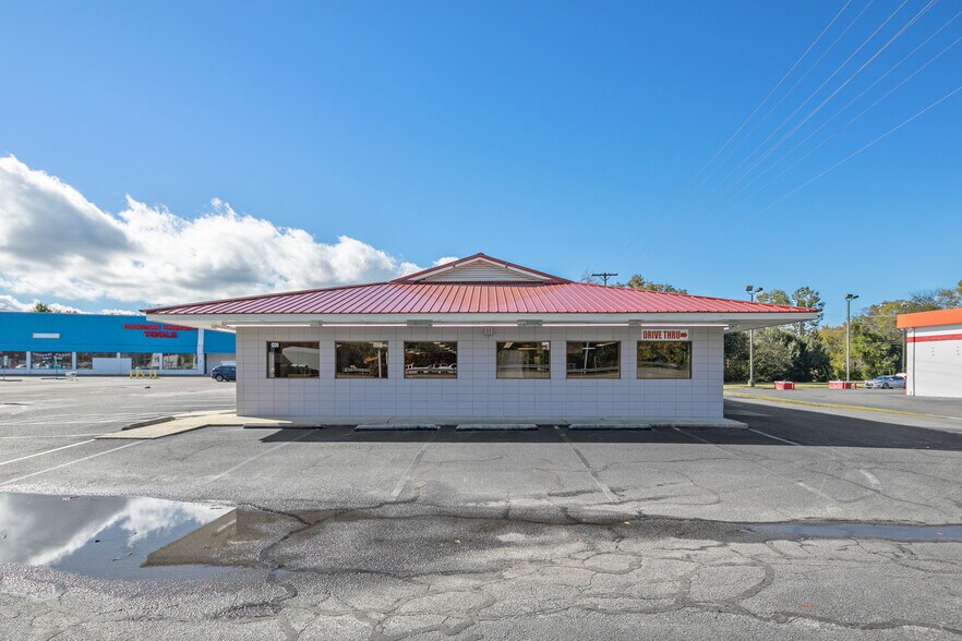 More Photos Of 1320 Clinton Rd, Fayetteville Restaurant For Lease