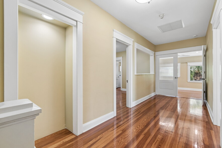 More Photos Of 1505 S Howard Ave, Tampa Office Residential For Lease