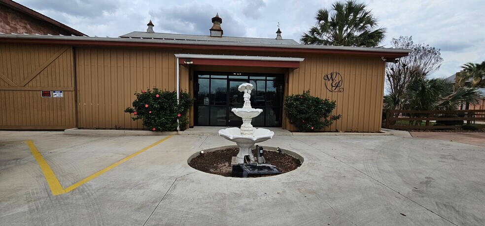 More Photos Of 11734 Schriber Rd, Buda Office For Lease