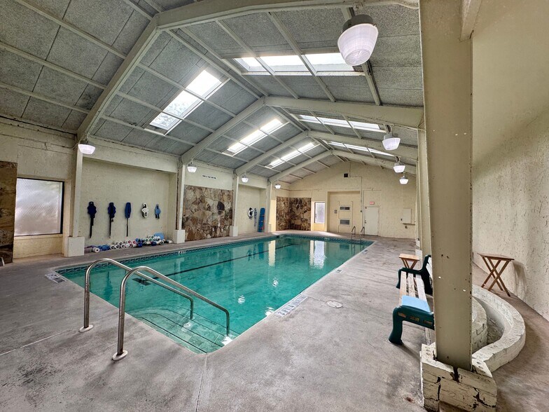 More Photos Of 6500 Fort Caroline Rd, Jacksonville Unknown For Lease