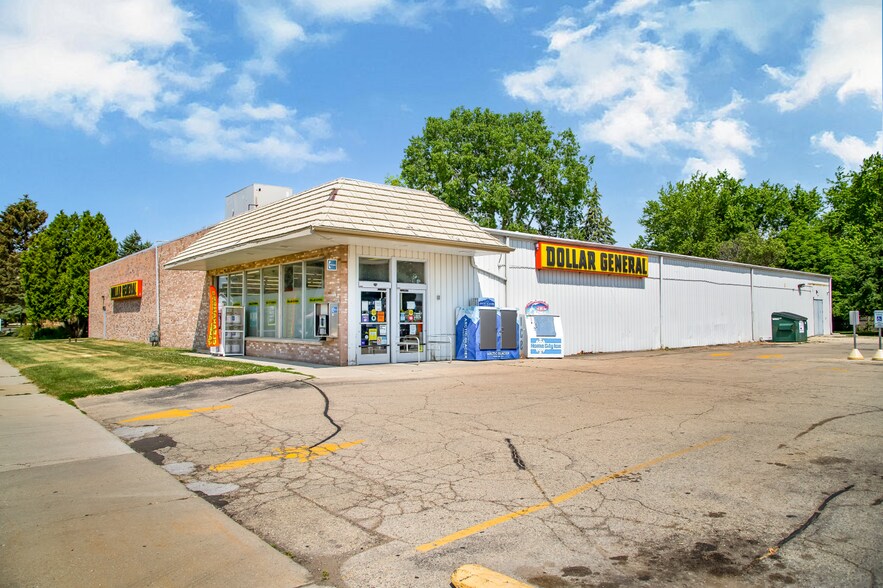 More Photos Of 331 E Center St, Juneau Storefront For Sale