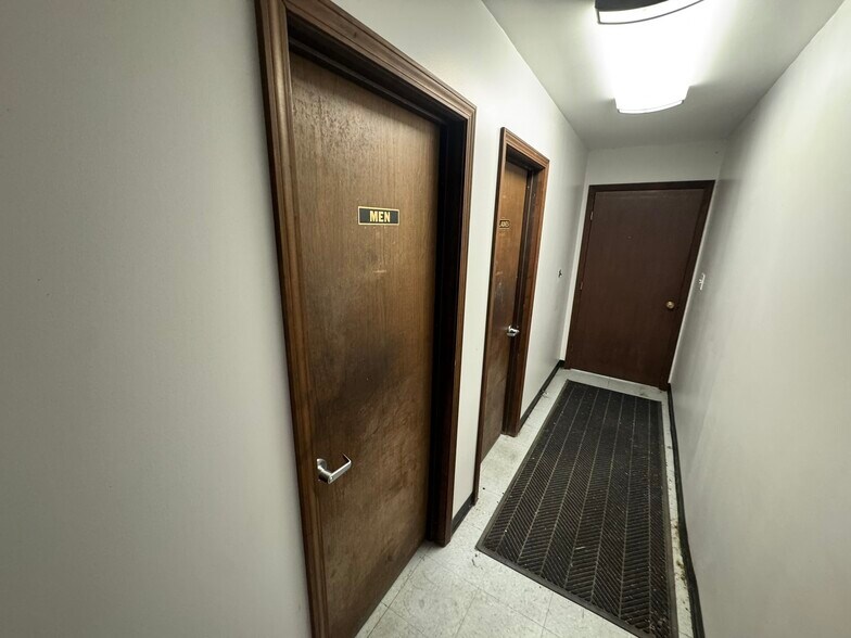 More Photos Of 160 N State Highway 121, Warrensburg Warehouse For Lease