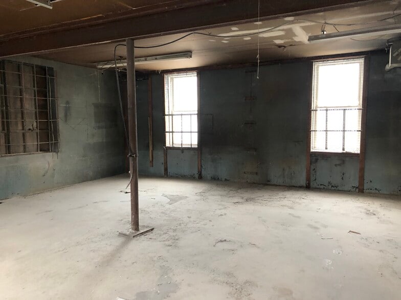 More Photos Of 8 Migeon Ave, Torrington Auto Repair For Sale