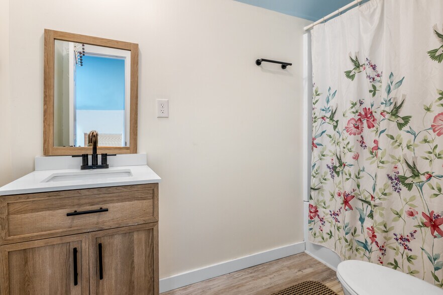 More Photos Of 26689 NC Hwy 12, Waves General Retail For Sale