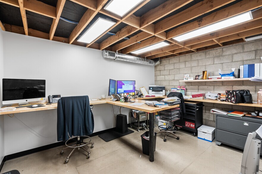 More Photos Of 225-231 W 16th St, National City Service For Sale