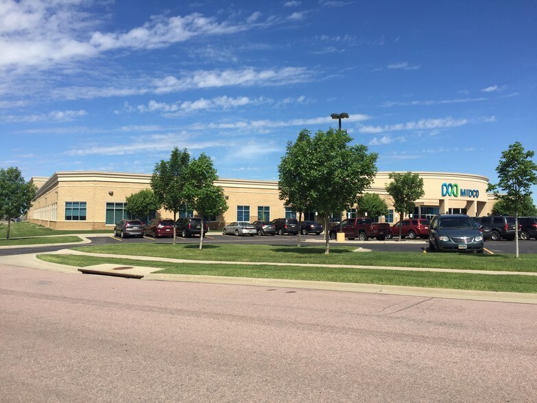 More Photos Of 3901 N Louise Ave, Sioux Falls Office For Lease