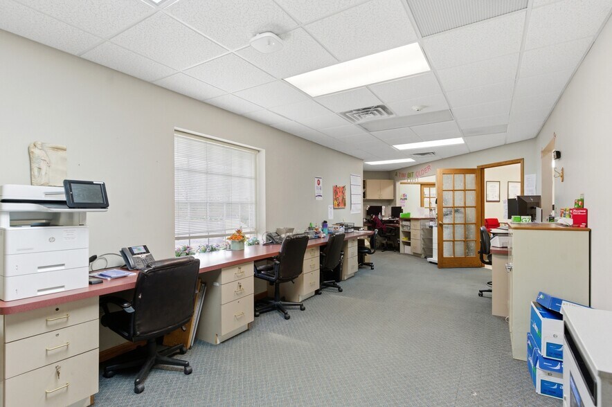 More Photos Of 1640 Willow Circle Dr, Crest Hill Medical For Sale