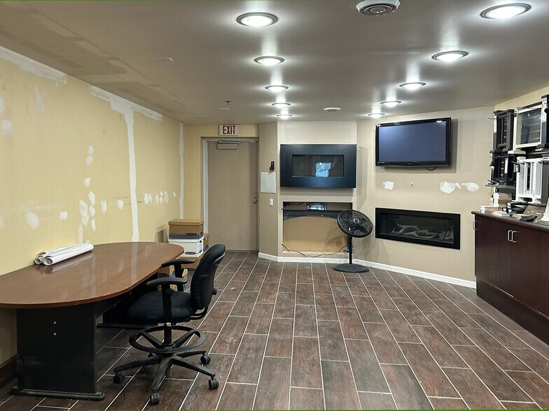 More Photos Of 3276 Fanum Rd, Vadnais Heights Service For Lease