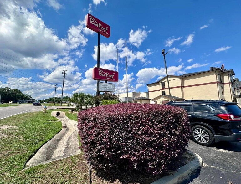 More Photos Of 5635 Tillmans Corner Pky, Theodore Hotel For Sale
