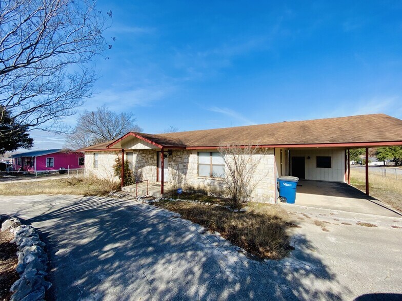 Primary Photo Of 1014 W County Line Rd, New Braunfels Office Residential For Sale