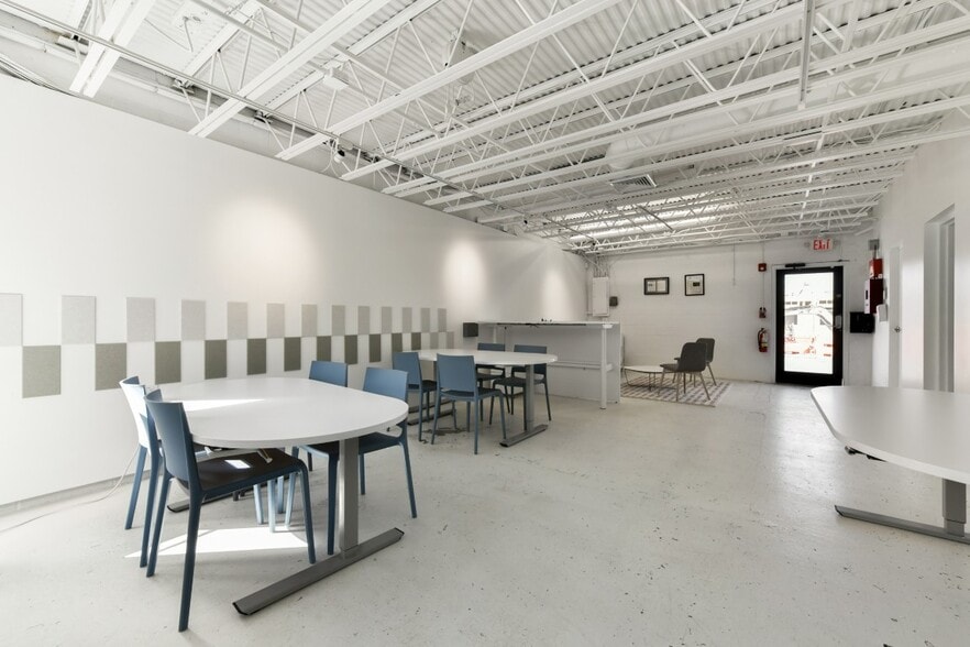 More Photos Of 555 E 2nd St, South Boston Loft Creative Space For Lease