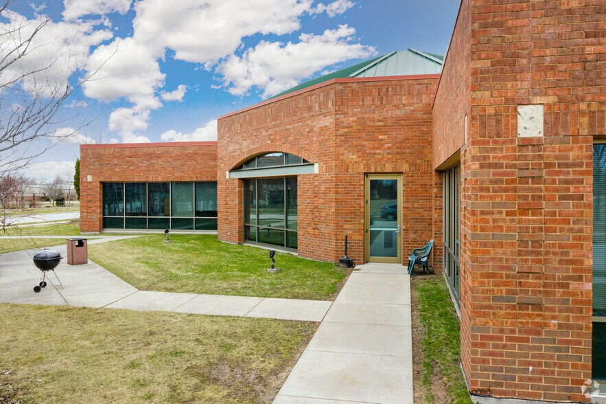 More Photos Of 2820 Walton Commons W, Madison Office For Lease