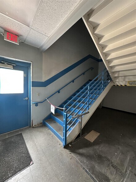 More Photos Of 1011 Veterans St, Mauston Manufacturing For Sale