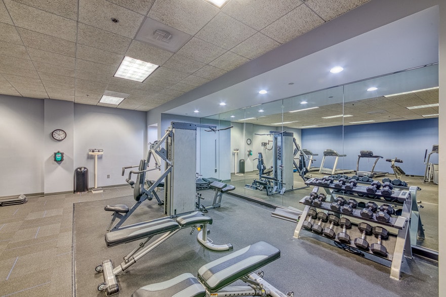 More Photos Of 200 Ashford Ctr N, Atlanta Office For Lease