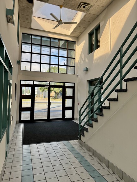 More Photos Of 303 Market St, Kingston Office For Lease