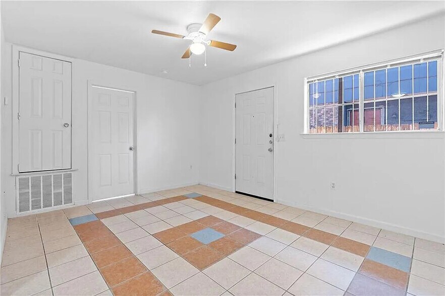 More Photos Of 8207 Sam Rayburn Dr, Austin Apartments For Sale
